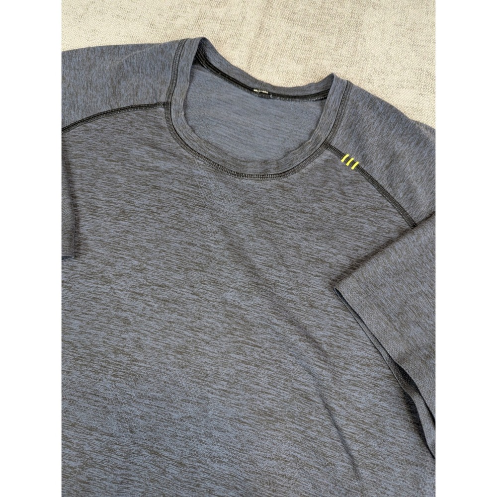 Lululemon Shirt Mens XL Blue Heather Metal Vent Tech Short Training Running Top